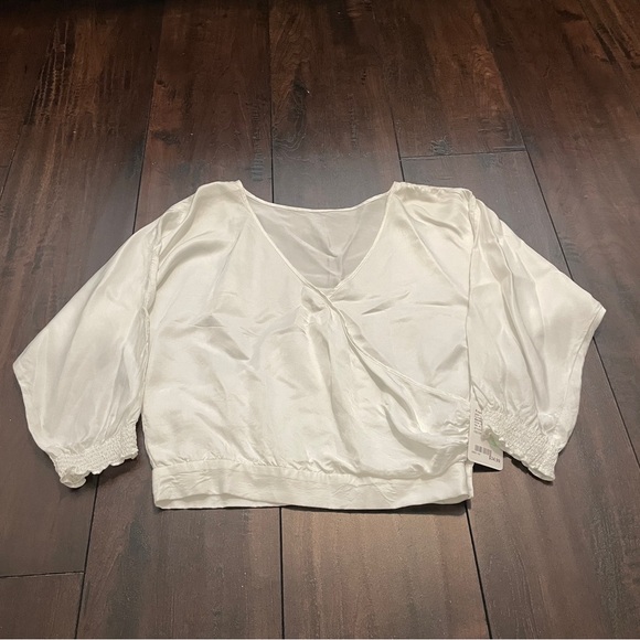 aritzia babaton welsch blouse - Picture 4 of 10